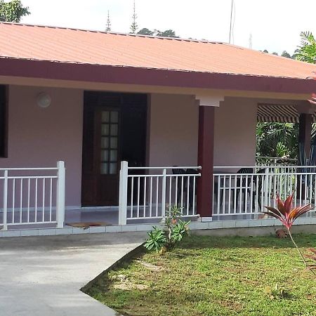 Le Petit Robert Maison F3 Plein Pied Le Robert Dış mekan fotoğraf